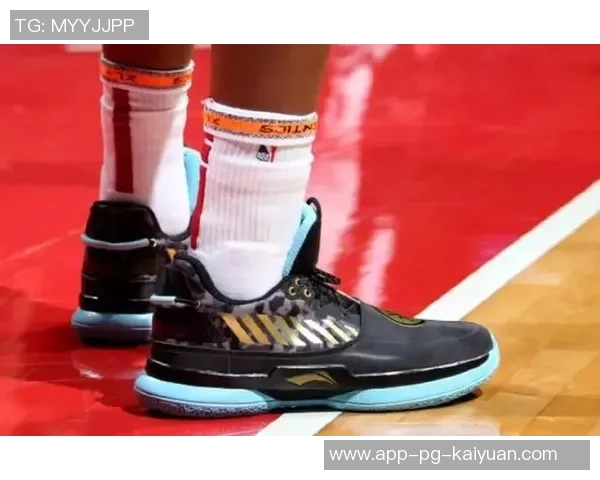 库明加连续两场比赛穿欧文球鞋引发球鞋市场热潮